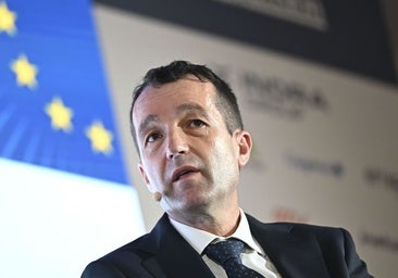 Ángel Escribano resiste el envite del Gobierno: no piensa dejar la presidencia de Indra