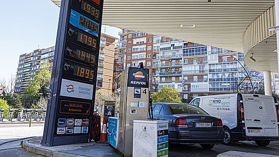 Competencia exigirá datos de costes y márgenes a petroleras y gasolineras para vigilar los precios
