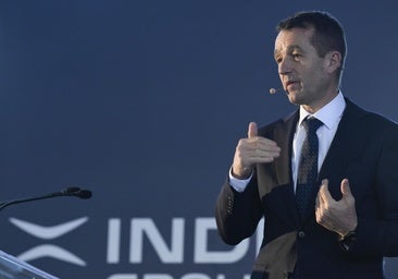 Escribano resiste por el momento y se mantiene al frente de Indra