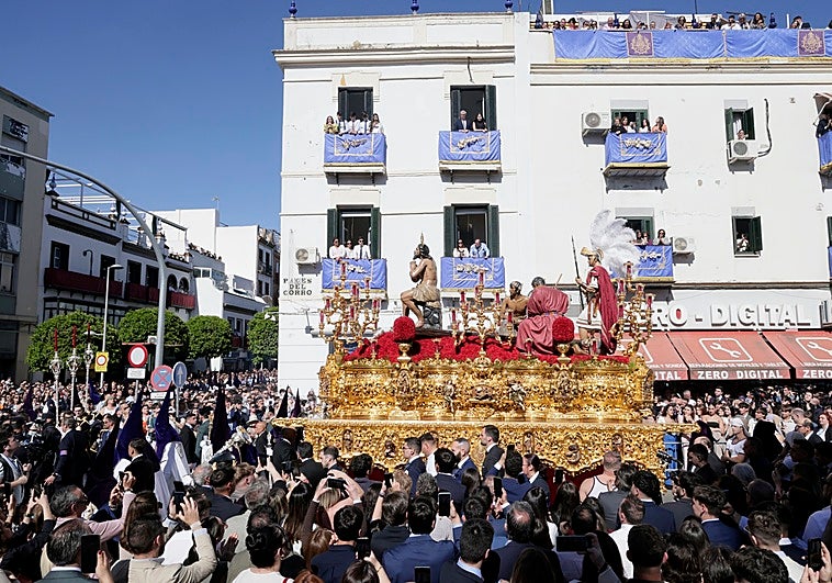 Hacienda también hace negocio con los balcones de Semana Santa: este el dinero que debes pagar