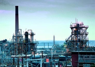 La industria química esquiva los aranceles de Trump pero choca contra los precios energéticos de España