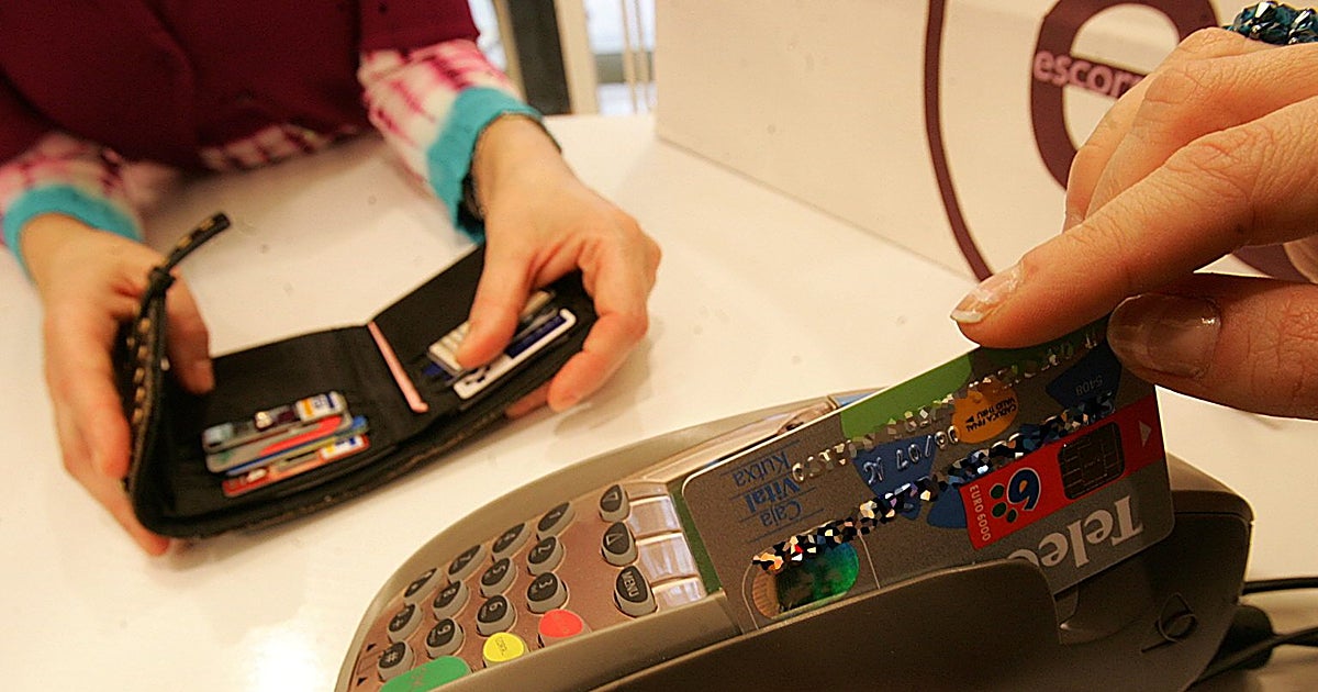 Más tarjetas para compras cada vez más pequeñas: así gastan los españoles