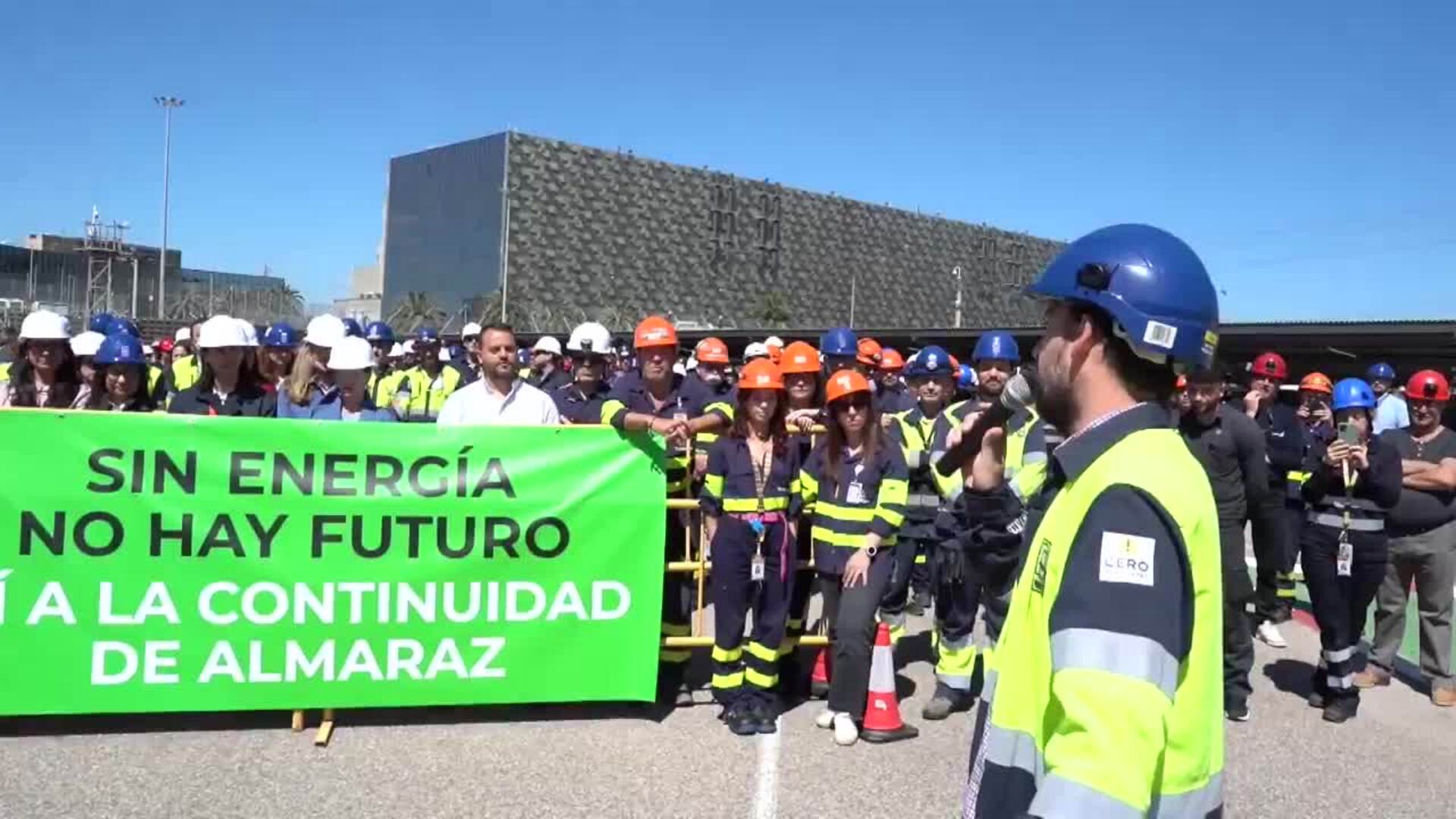 Concentración en la central nuclear de Almaraz en plena recarga para ...