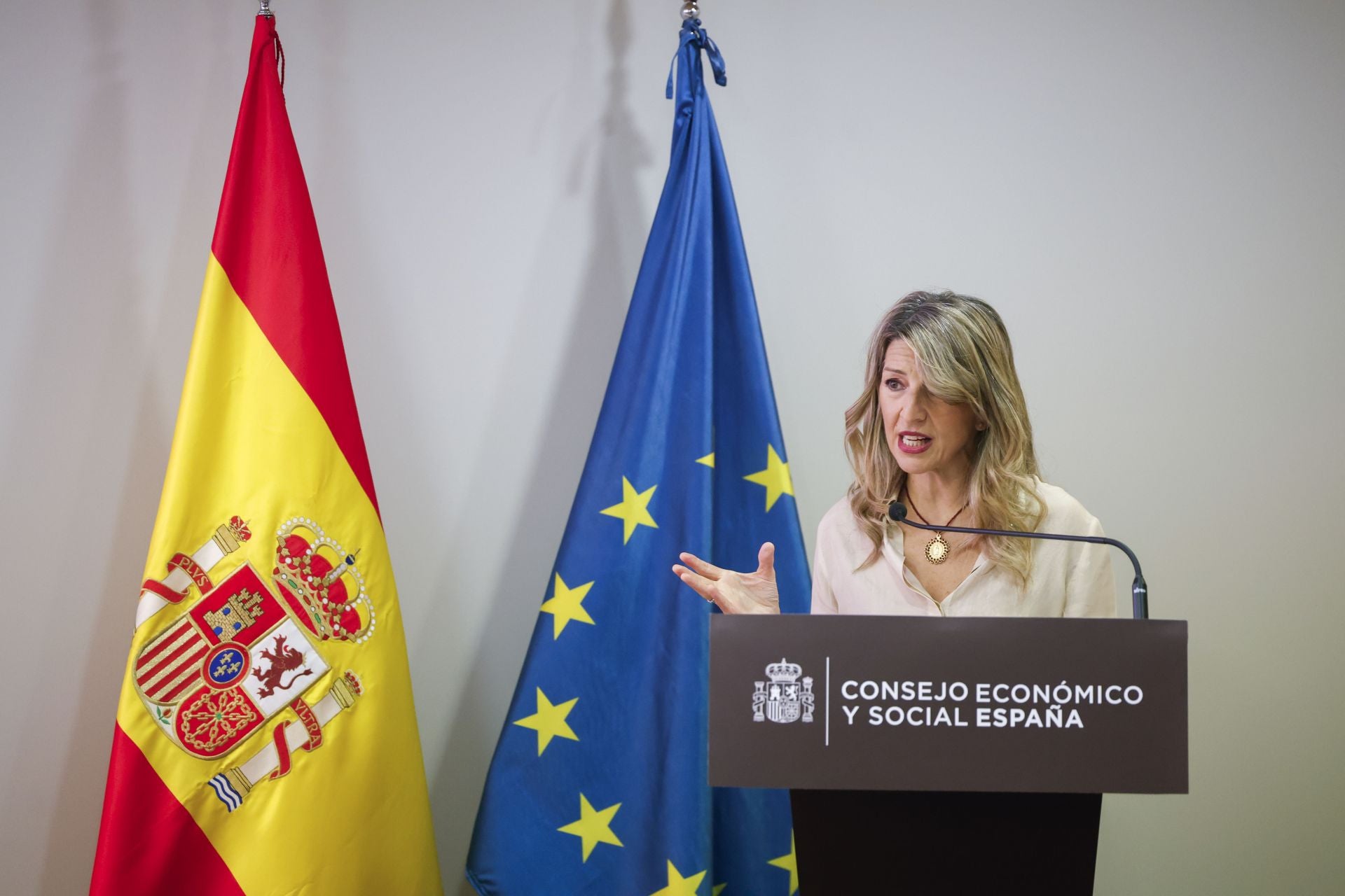 Yolanda Díaz rechaza la propuesta de Bruselas de instaurar un día de  teletrabajo: «No soy partidaria de obligar a nadie»