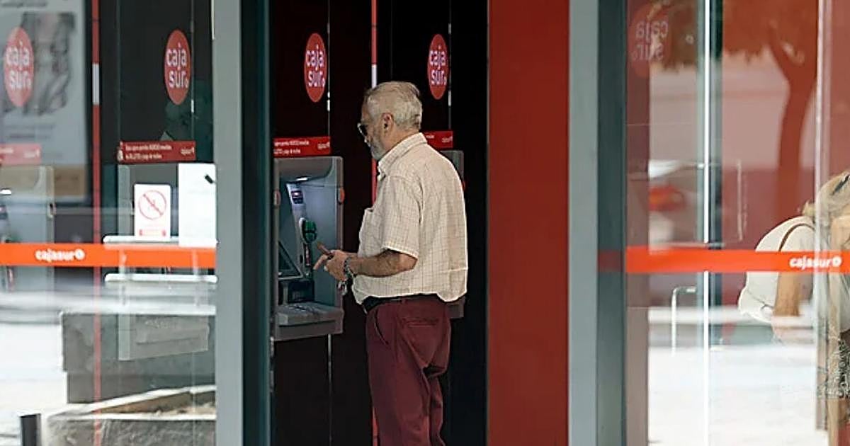 Cuándo se cobran las pensiones en abril: la fecha en Caixabank, Santander, ING, BBVA y resto de bancos