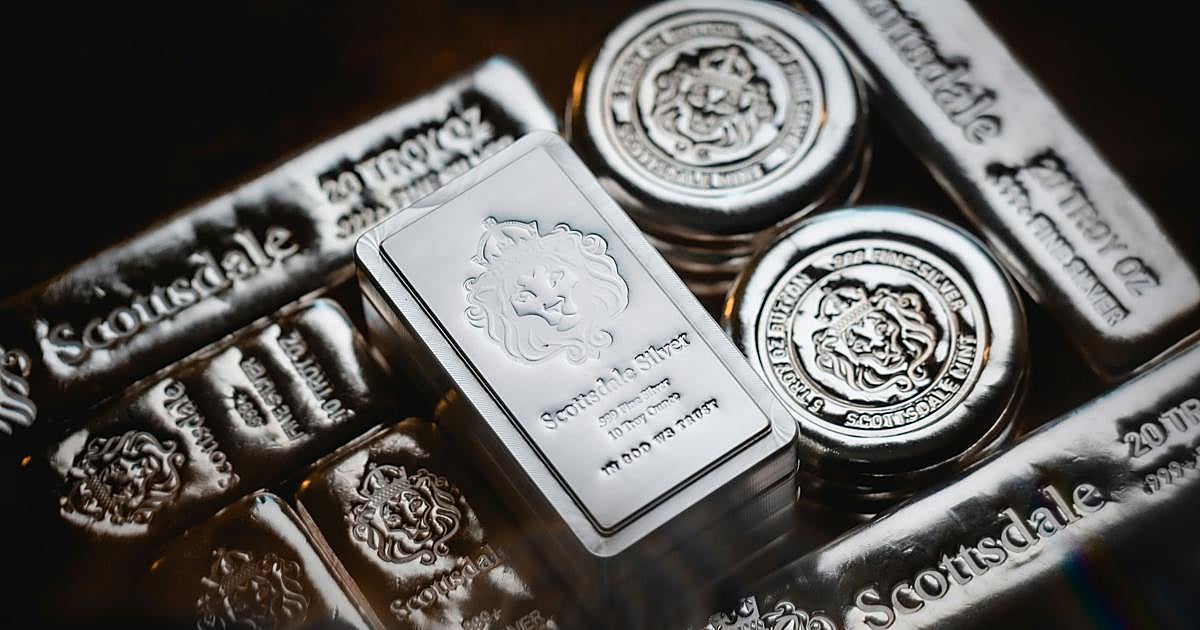 La plata despierta el interés de los inversores a pesar de su volatilidad: «Atrae el punto de entrada más bajo y su conexión industrial»