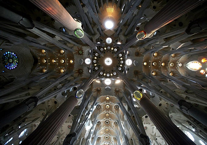 Imagen de la Sagrada Familia de Gaudí, precursor de la biomimética