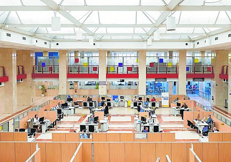 El Gobierno ultima un decreto para desatascar la jubilación parcial de los empleados públicos