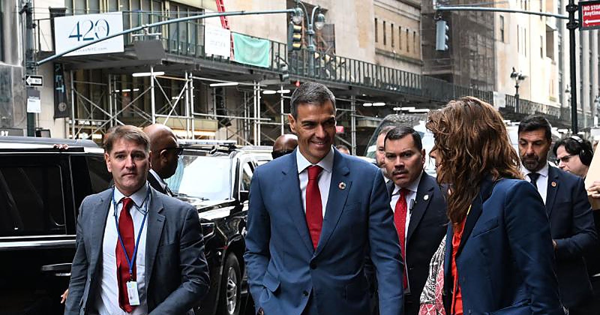 Moncloa ofrece comprar Escribano para Indra con mitad 'cash' y mitad acciones