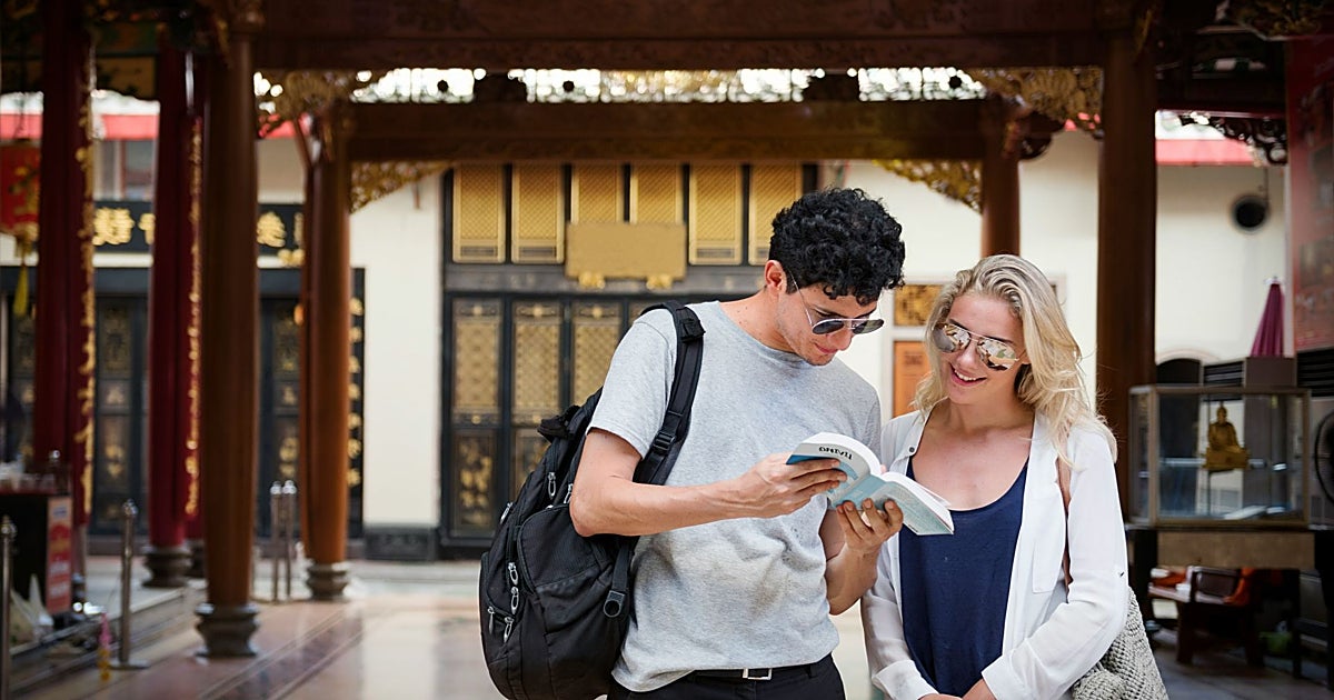 La gran banca desafía el 'fenómeno Revolut' como el más barato para viajar