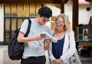 La gran banca desafía el 'fenómeno Revolut' como el más barato para viajar