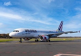 La carta que Volotea ha enviado a sus clientes: «Si sube el combustible habrá un recargo de 14 euros; si baja devolveremos el dinero»