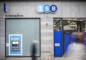 El Sabadell completa la venta de TSB al Santander por 3.300 millones y dará su macrodividendo el 29 de mayo