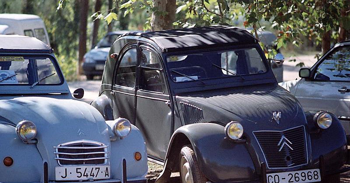 Clásico y barato, la fórmula francesa para abrirse paso en el mercado del coche eléctrico