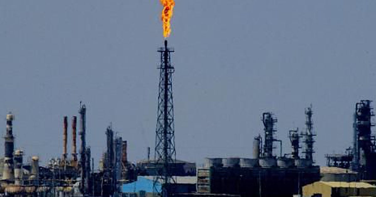 España reduce al mínimo las importaciones de petróleo desde Oriente Próximo