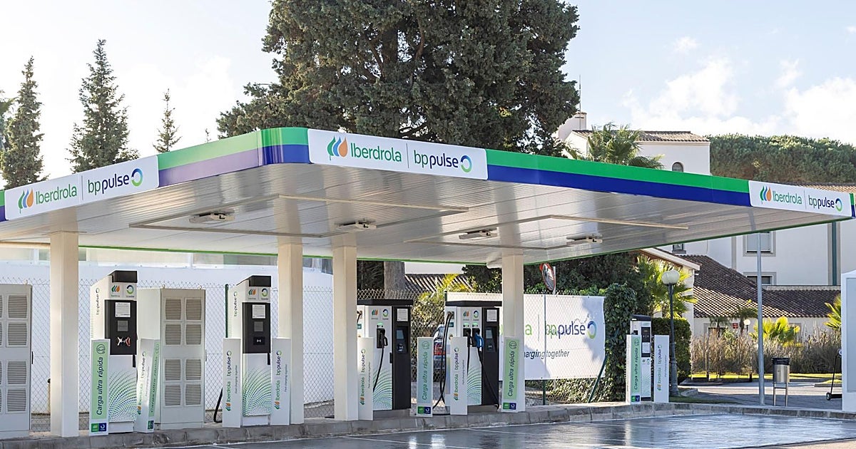 Vía libre a 337 cargadores para cubrir los grandes trayectos que aún hay sin enchufe en coche eléctrico