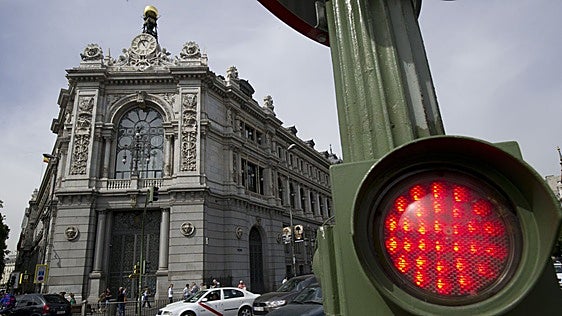 Una cuenta común y dos individuales, una receta del Banco de España para iniciar una relación de pareja