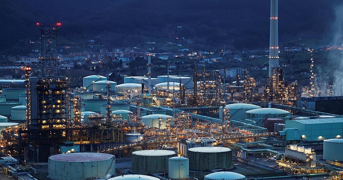 El petróleo cae un 5%, por debajo de los 100 dólares, por el avance en las negociaciones entre EE.UU. e Irán