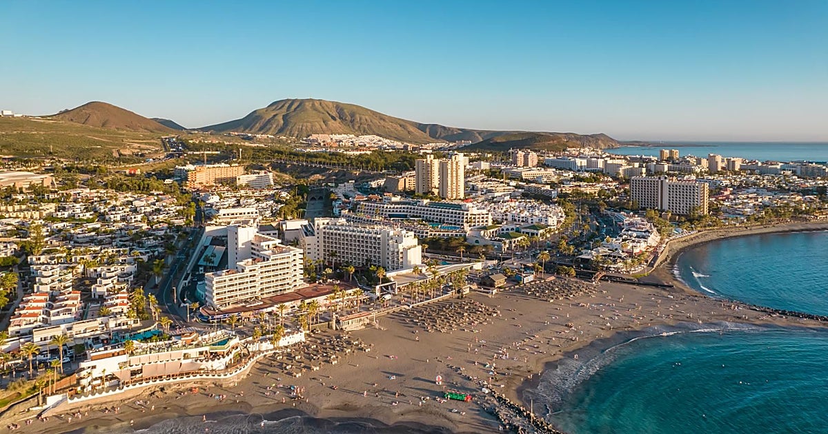 Los hoteleros se lanzan a construir vivienda para sus trabajadores, pero se topan con la burocracia de los ayuntamientos