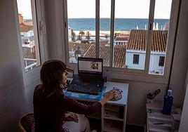 ¿Teletrabajas por la visita del Papa a España? Así son los gastos, el horario y el control que realizan las empresas a sus plantillas