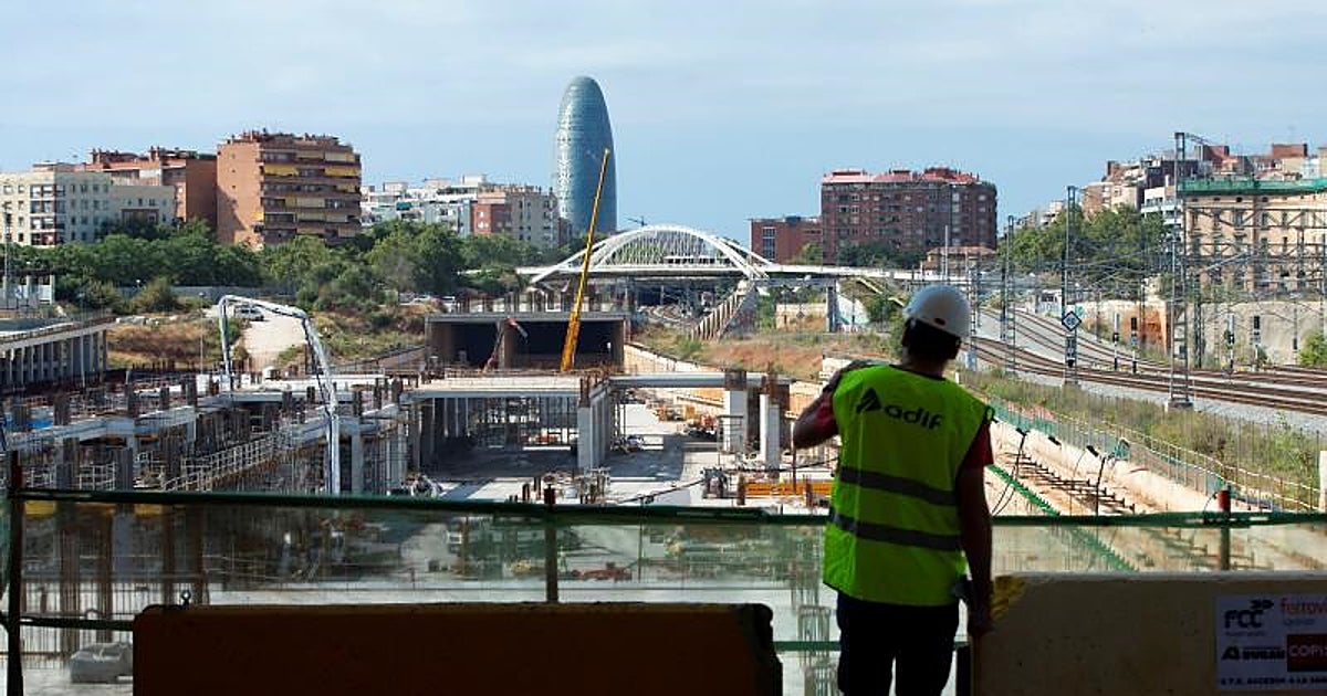 Los economistas desvelan que la dotación de infraestructuras públicas creció más en Barcelona que en Madrid desde 1975