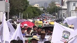 Salvadoreños rechazan la minería y piden la derogación de ley en el Día del Medio Ambiente