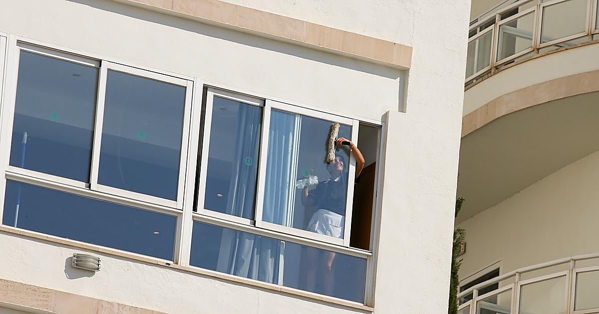 Los fijos discontinuos, la otra pieza clave del empleo temporal en verano: son dos de cada cinco contratos