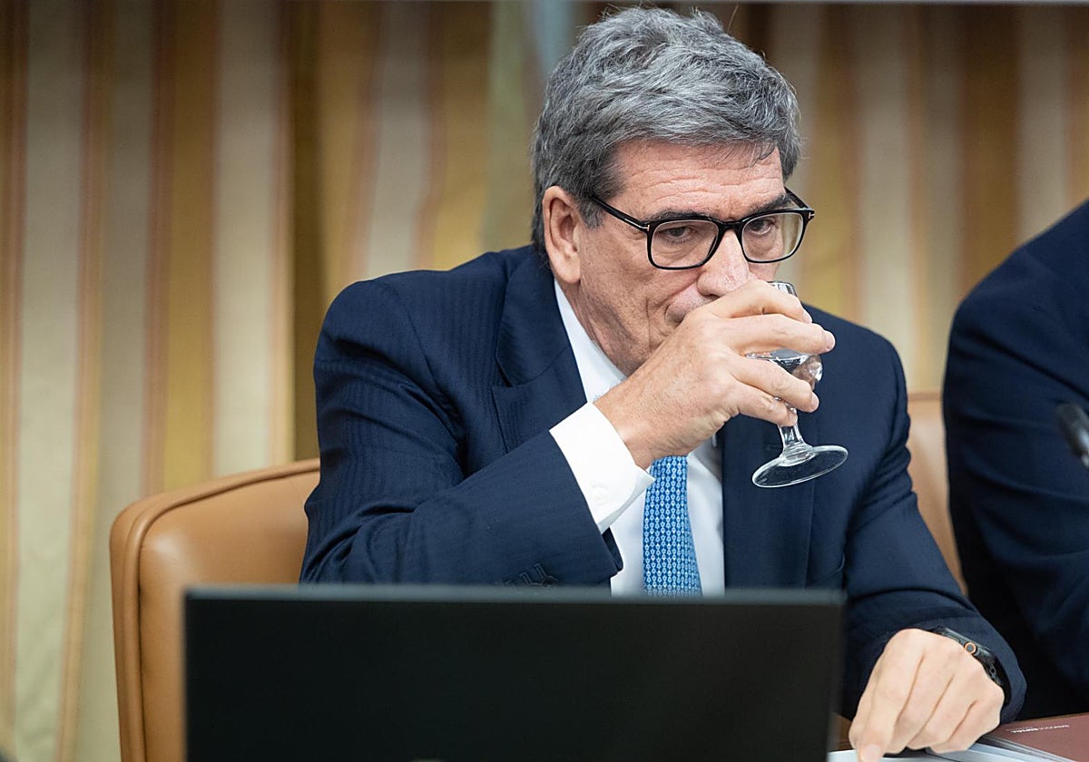 El gobernador del Banco de España, José Luis Escrivá, comparece ante la Comisión de Economía, Comercio y Transformación Digital, en el Congreso de los Diputados, el pasado 23 de junio de 2026, en Madrid, para presentar el Informe Anual del Banco de España correspondiente a 2025.