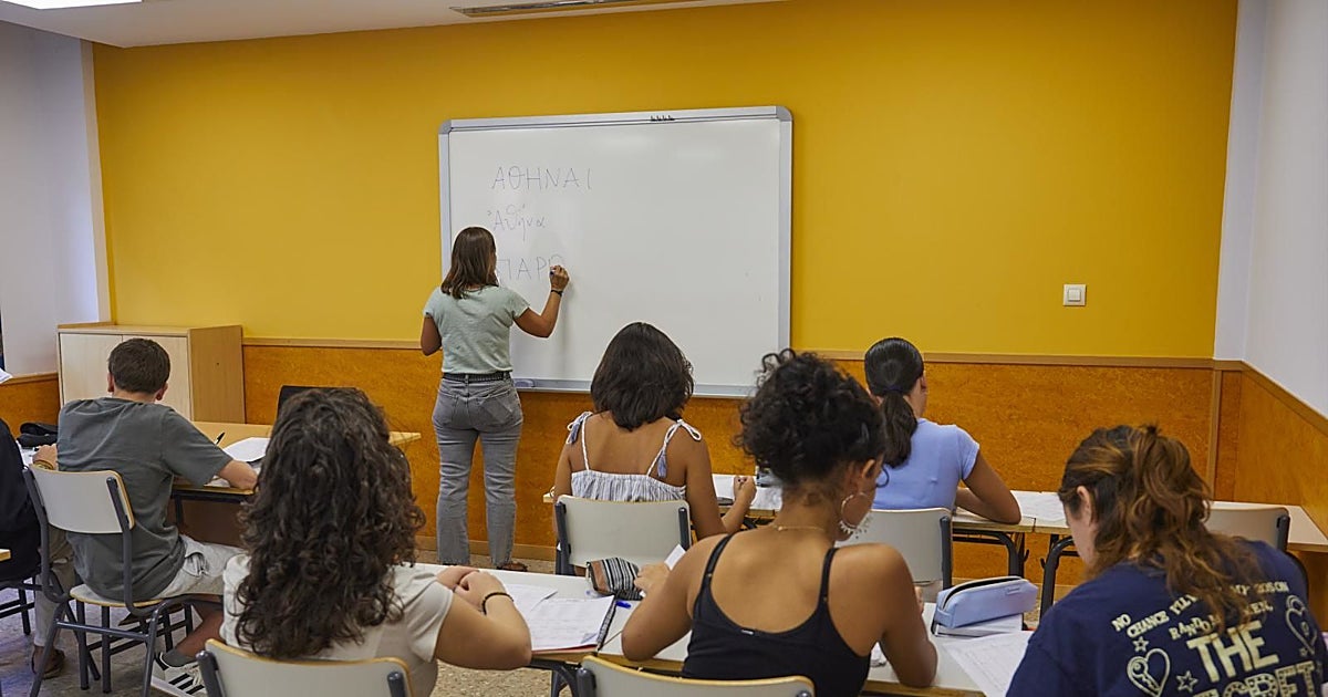 Ticaret ve konaklama, Haziran ayında toplam 128.533 kayıtla üyeliği teşvik ediyor ve %67'si göçmenler tarafından dolduruluyor