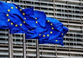 Bruselas expedienta a España por no revisar periódicamente los permisos de agua que garantizan su calidad