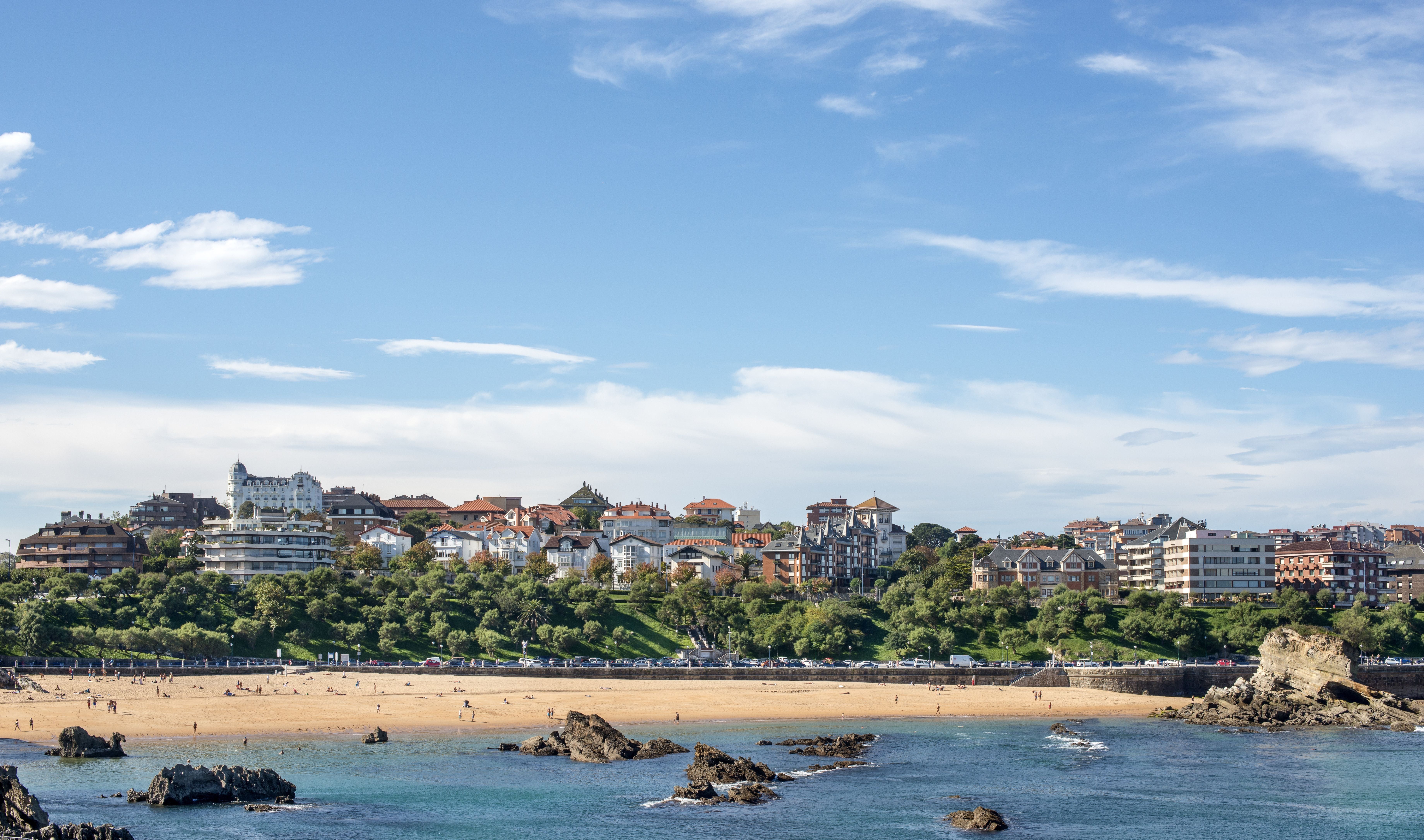 Este es el pueblo de Cantabria más barato para alquilar una casa en la playa este verano