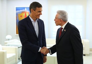 Indra, Simon ve Recasens'in başındayken ilk sonuçlarda gelirini artırıyor ve sözleşmeler yapıyor