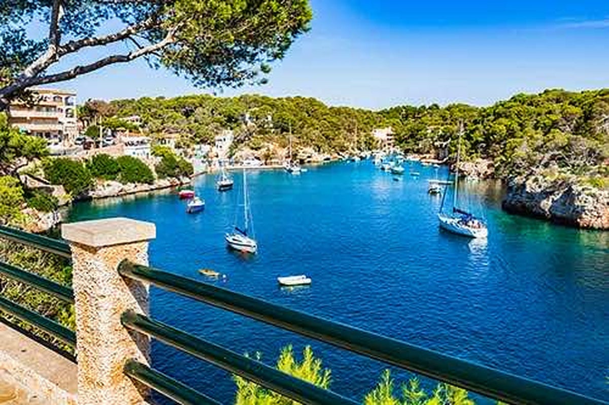 Este es el pueblo de Baleares más barato para alquilar una casa en la playa este verano