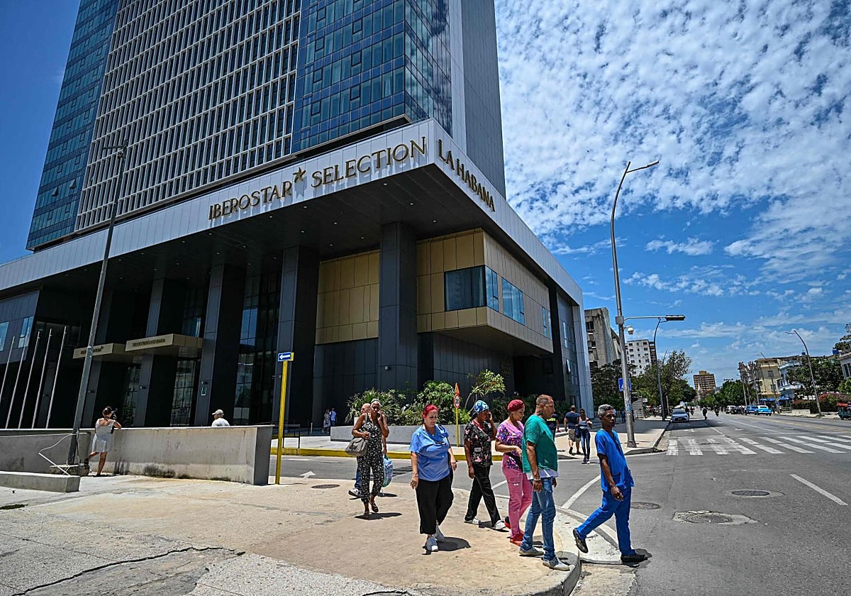 Iberostar y Barceló siguen a Meliá y abandonan Cuba