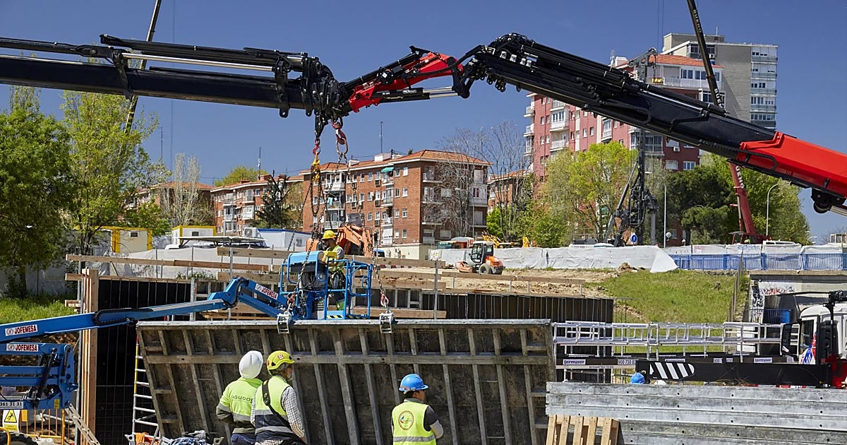 Las constructoras dejan desiertas 1.130 obras tras la guerra en Irán por la subida de precios