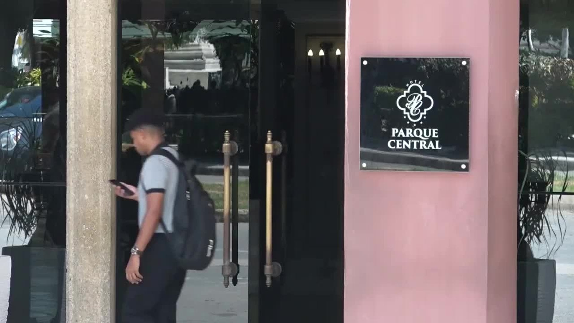 La hotelera española Meliá cesa toda su operativa en Cuba
