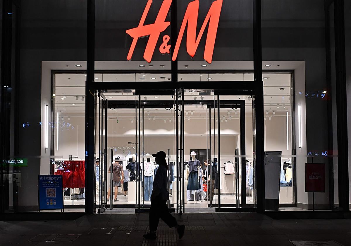 La Audiencia Nacional ordena a H&M que cese el registro de los bolsos de los empleados y el registro de taquillas
