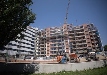 El Gobierno relanza los avales hipotecarios y regala dinero a promotores desbordado por la crisis de vivienda