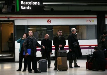 Incidentes, retrasos y Adamuz pasan factura al tren: los viajeros caen un 8% y los del AVE más del 15%