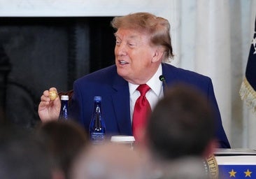 Trump acusa a la UE de ayudar a China a esquivar sus aranceles