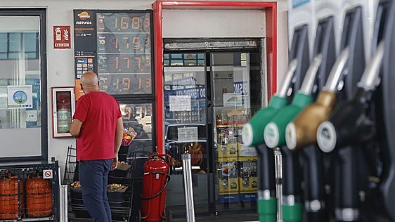 Cuál va a ser el descuento en el precio por litro del diésel y la gasolina tras la subida del IPC