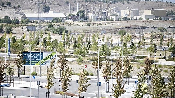 La falta de inversiones provoca un choque por el acceso a la red eléctrica entre inmobiliarias y centros de datos