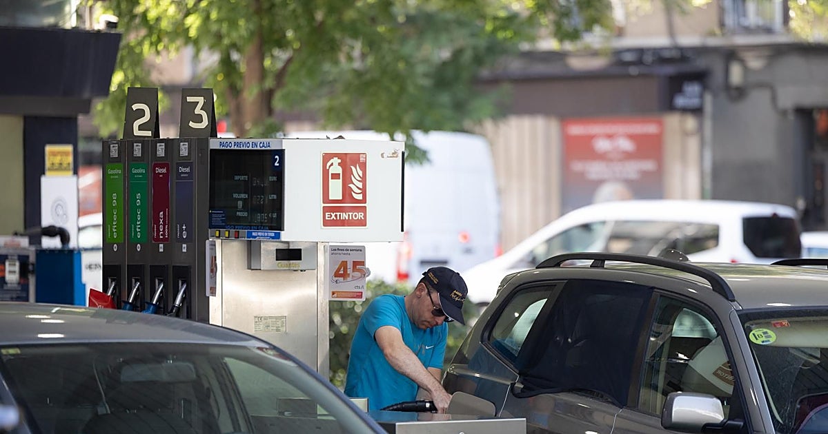 Casi 500 gasolineras ya venden el diésel por encima de los dos euros por litro
