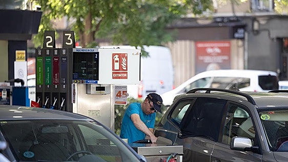El diésel seguirá tan caro como en pleno verano a pesar del descuento de 20 céntimos que se aplica desde mañana
