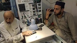 El mercado de las piedras preciosas en Peshawar proporciona el sustento a miles de personas