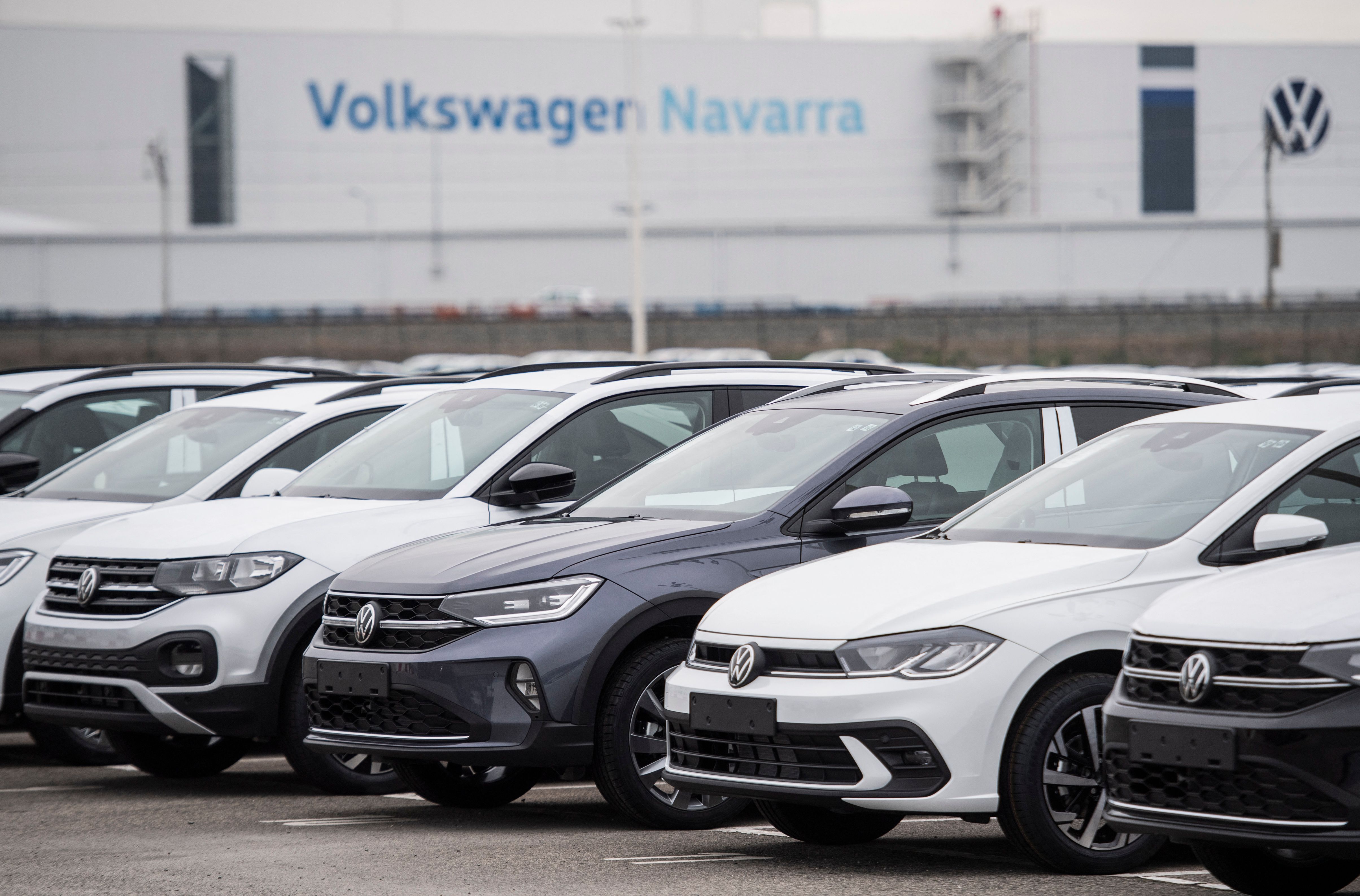 Varios automóviles Volkswagen en su fábrica de Navarra.