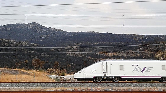 Puente ignora la recuperación del compromiso de puntualidad de Renfe tras otro verano de retrasos en el AVE