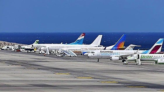 Las aerolíneas se preparan para recortar vuelos y subir los billetes por la continuidad de la guerra en Irán