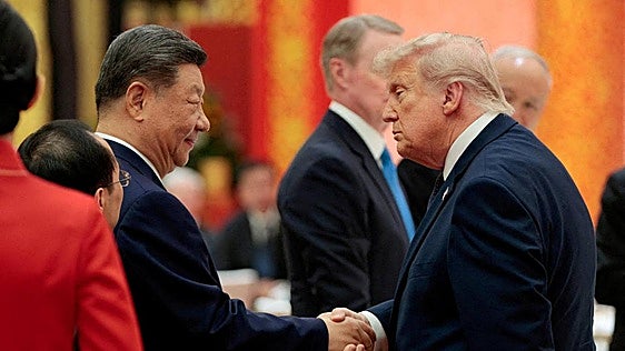 EE.UU. acusa a China de extraer la tecnología patentada de OpenAI o Claude para entrenar a su IA