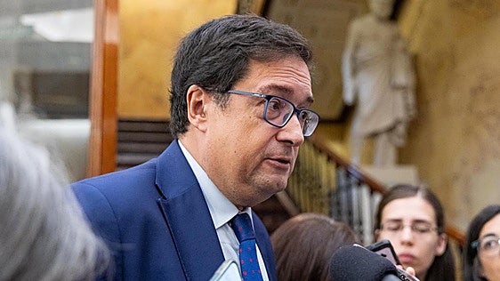 Cae el decreto de 'lobbies' tras entorpecer durante tres semanas la actividad en la Administración